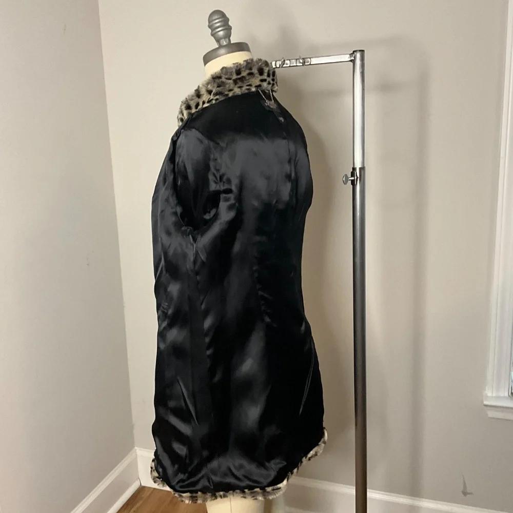 **FALL SALE** Victoria Secret’s Cheetah Print Coat - Picture 5 of 6